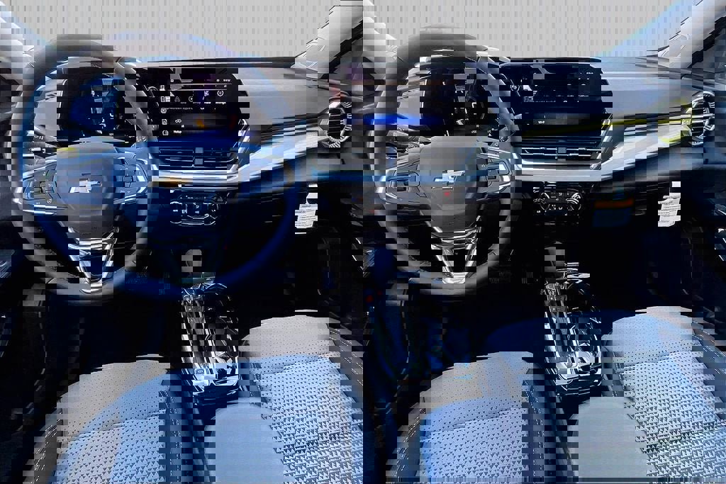 New 2026 Chevrolet Trax LT w/ Driver Confidence Package image 2