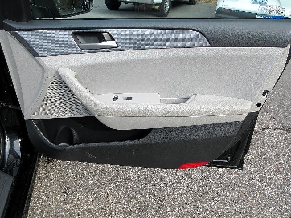 Used 2018 Hyundai Sonata SE image 19