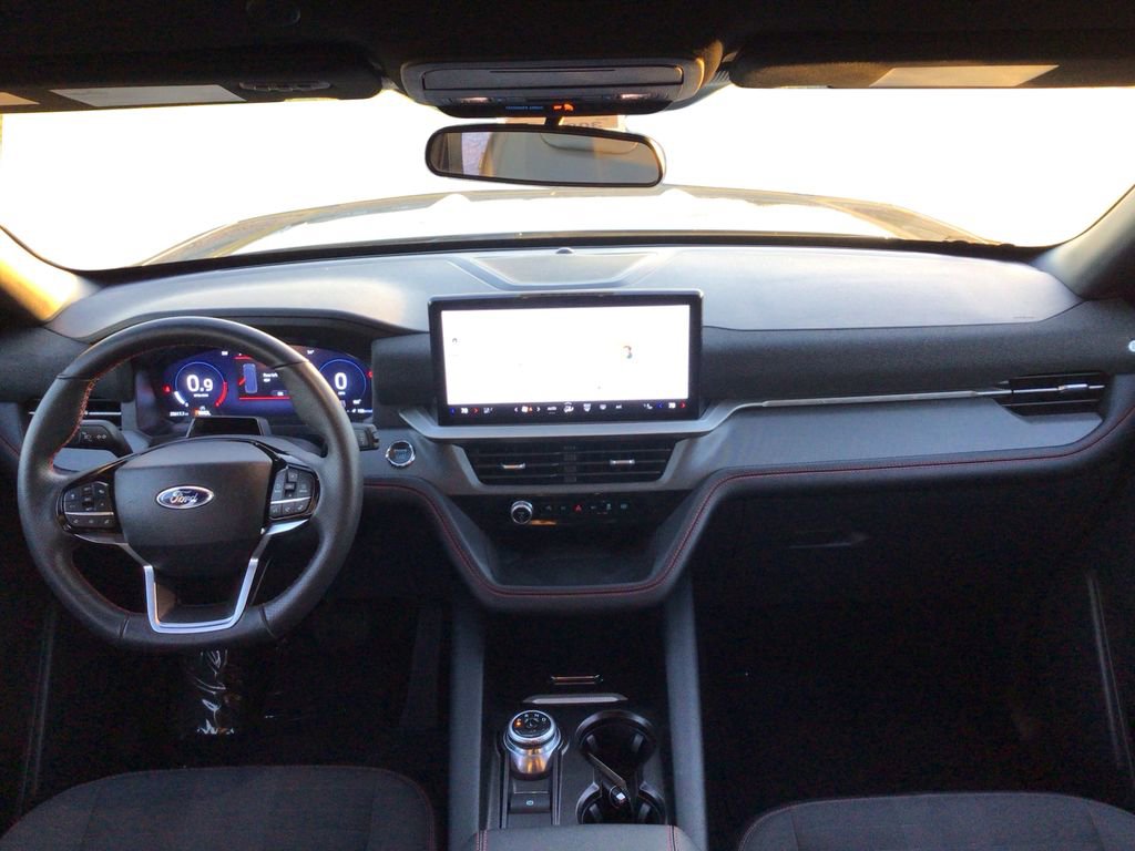 Used 2025 Ford Explorer ST-Line w/ ST-Line Street Pack image 23