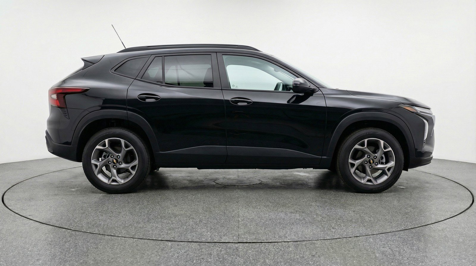 Used 2025 Chevrolet Trax LT image 11