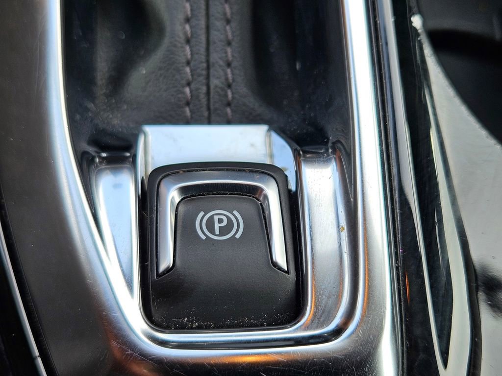 Used 2025 Chevrolet Trax LT FWD image 21