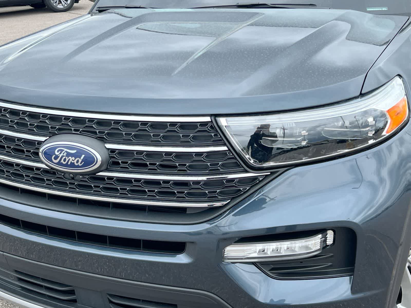 Used 2023 Ford Explorer XLT w/ Equipment Group 202A AWD/4WD image 11