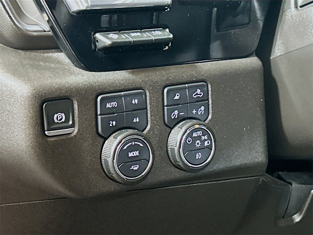 Used 2024 Chevrolet Silverado 2500 High Country w/ Technology Package image 7