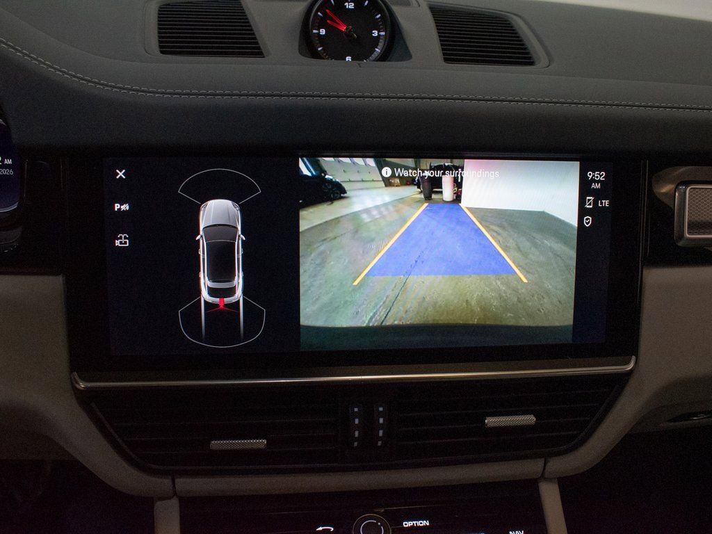 Certified 2023 Porsche Cayenne Platinum Edition image 30