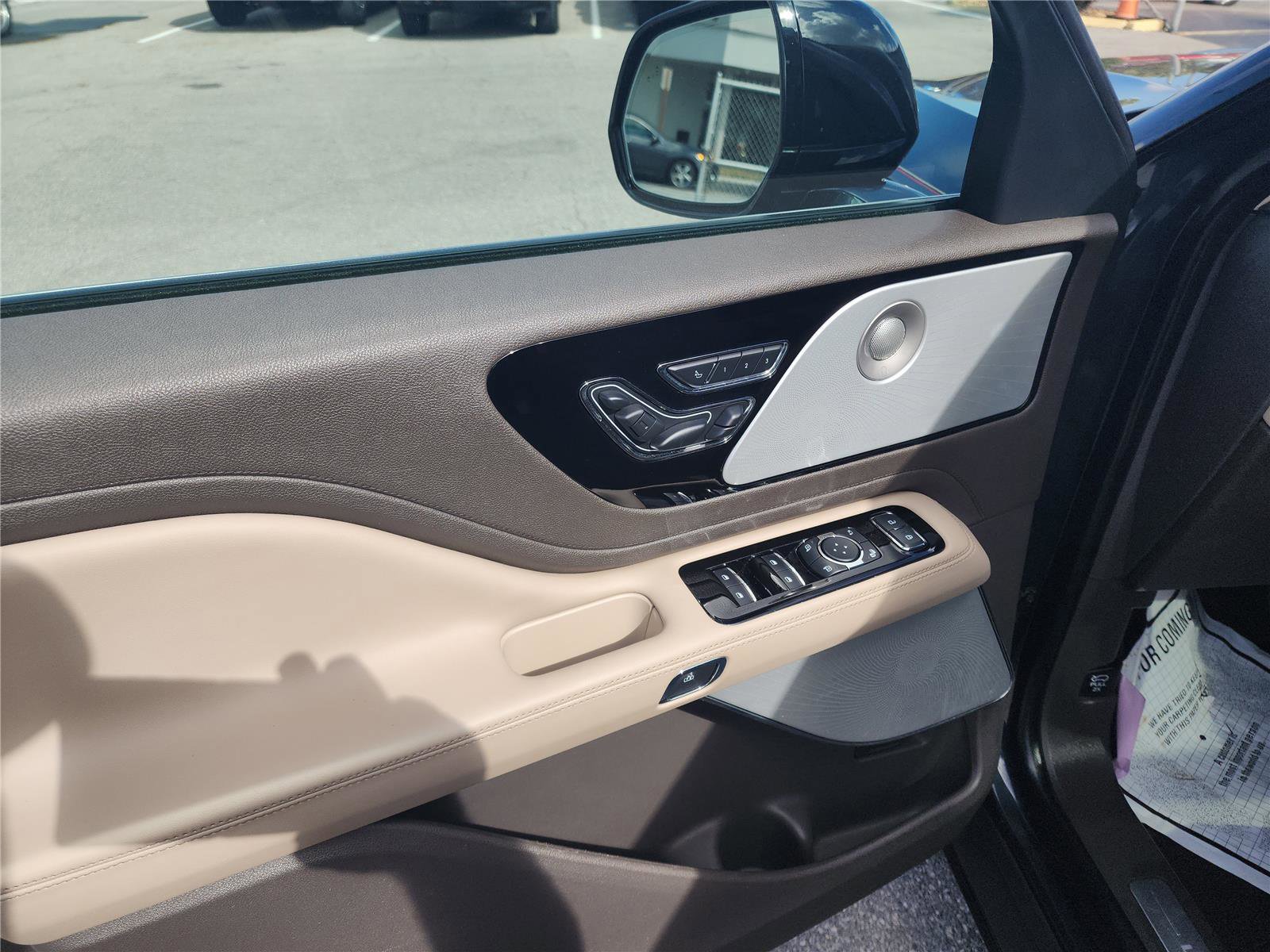 Used 2023 Lincoln Aviator Reserve w/ Equipment Group 201A image 12