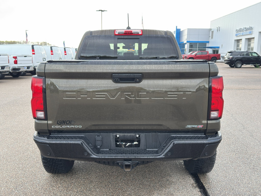 Used 2025 Chevrolet Colorado ZR2 w/ Technology Package AWD/4WD image 4