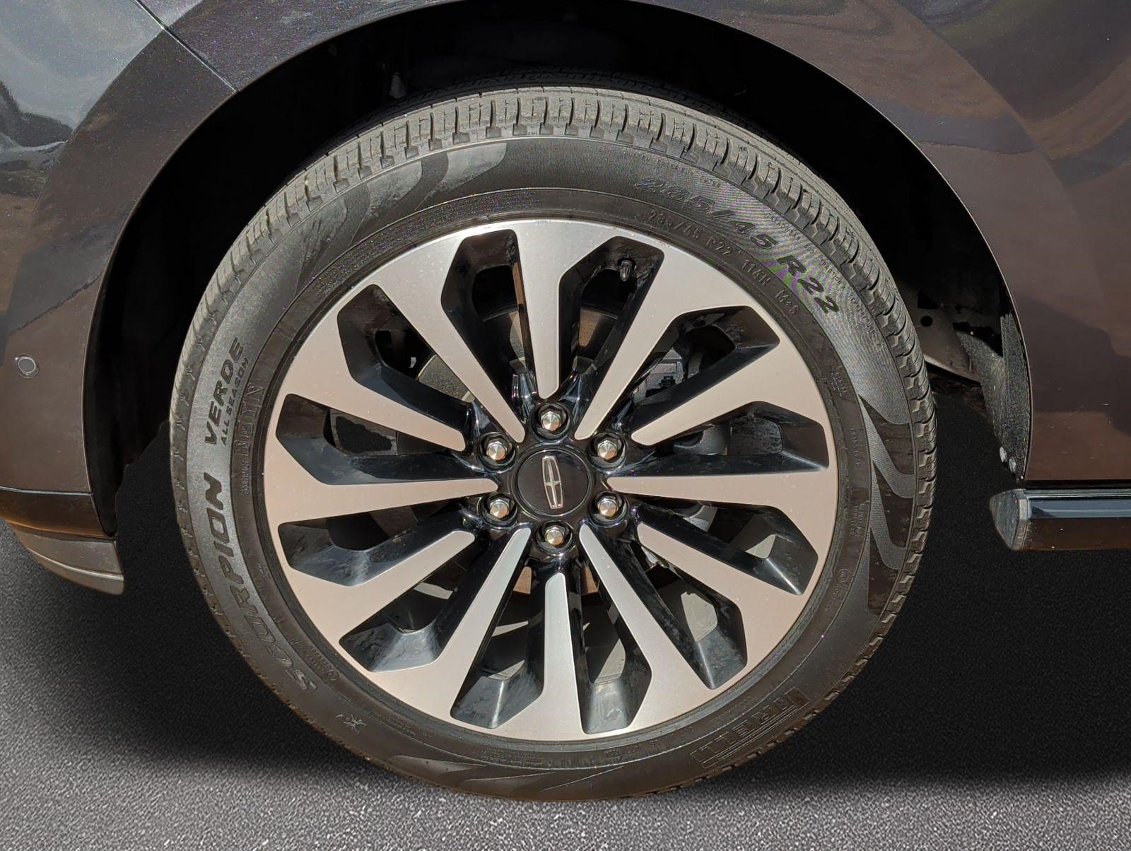 Used 2023 Lincoln Navigator Reserve AWD/4WD image 7