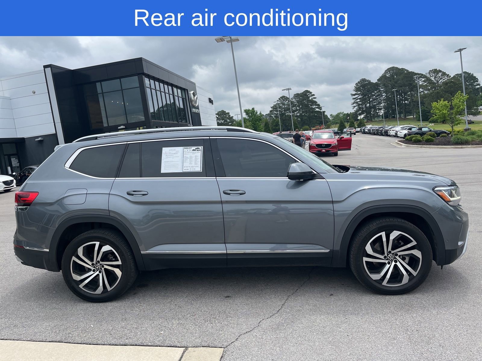 Used 2021 Volkswagen Atlas SEL Premium AWD/4WD image 4