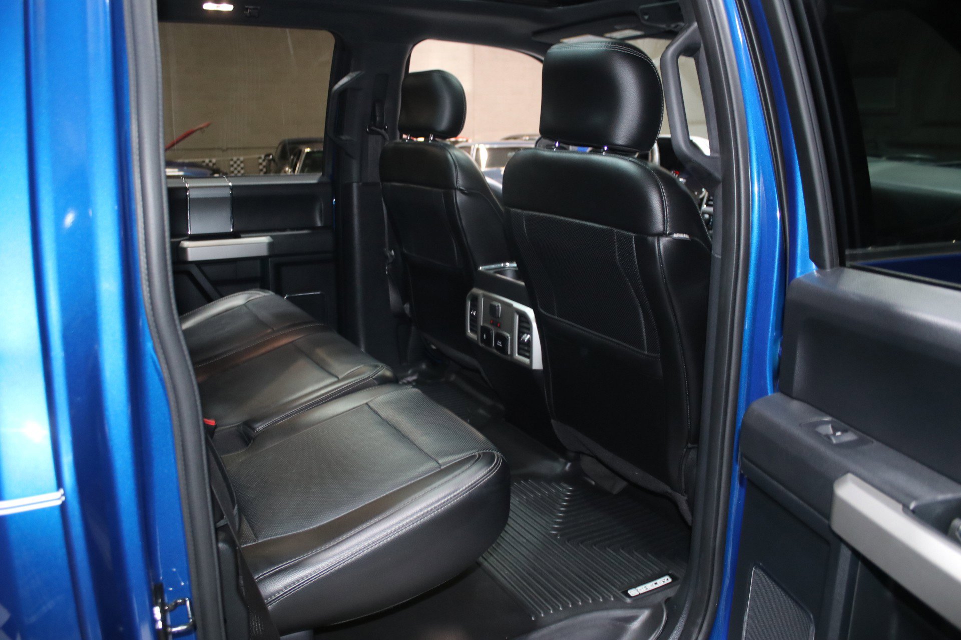 Used 2017 Ford F150 Lariat w/ Equipment Group 502A Luxury image 38