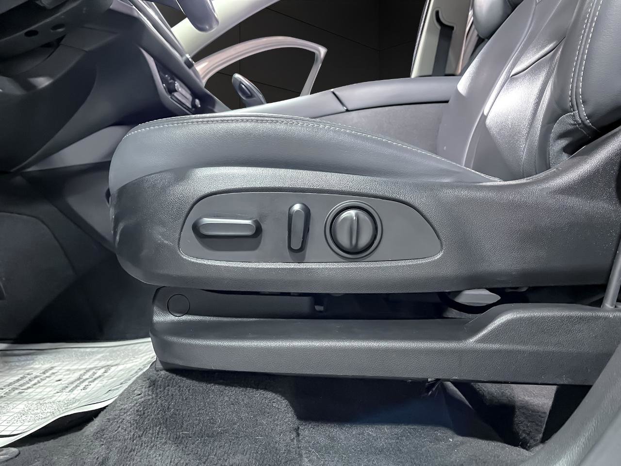 Used 2020 Buick Enclave Essence image 14