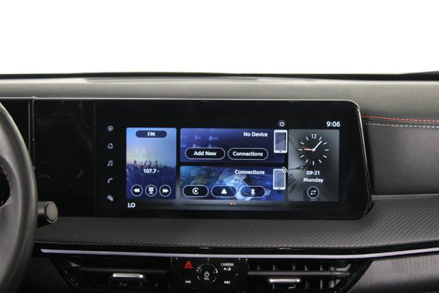 Certified 2025 Nissan Kicks SR FWD image 9