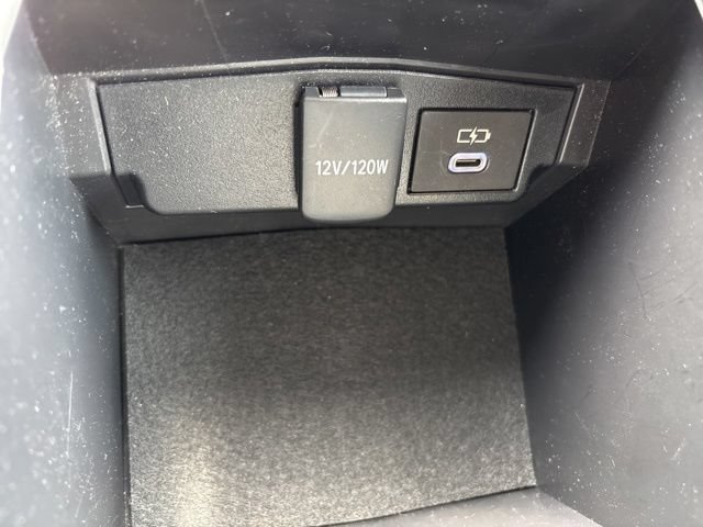 Used 2025 Toyota Corolla Cross LE AWD/4WD image 31