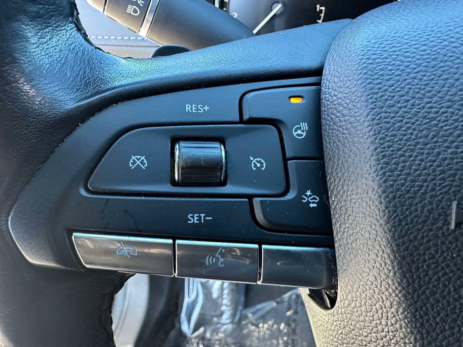 Used 2020 Cadillac XT4 Luxury w/ Cold Weather Package image 19