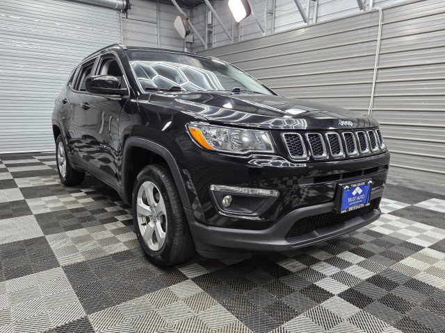 Used 2019 Jeep Compass Latitude w/ Cold Weather Group AWD/4WD image 4