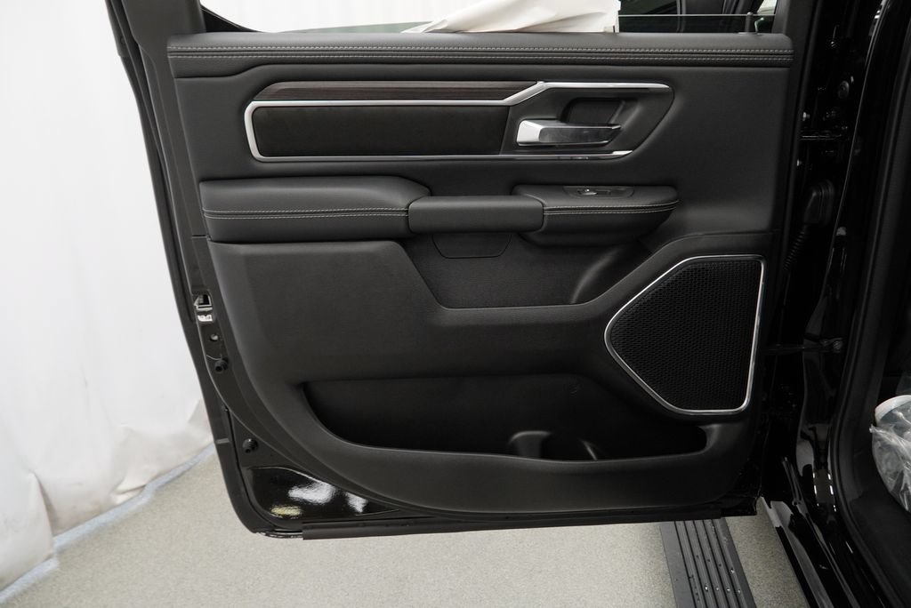 New 2027 RAM 1500 Laramie w/ Laramie Preferred Package AWD/4WD image 28