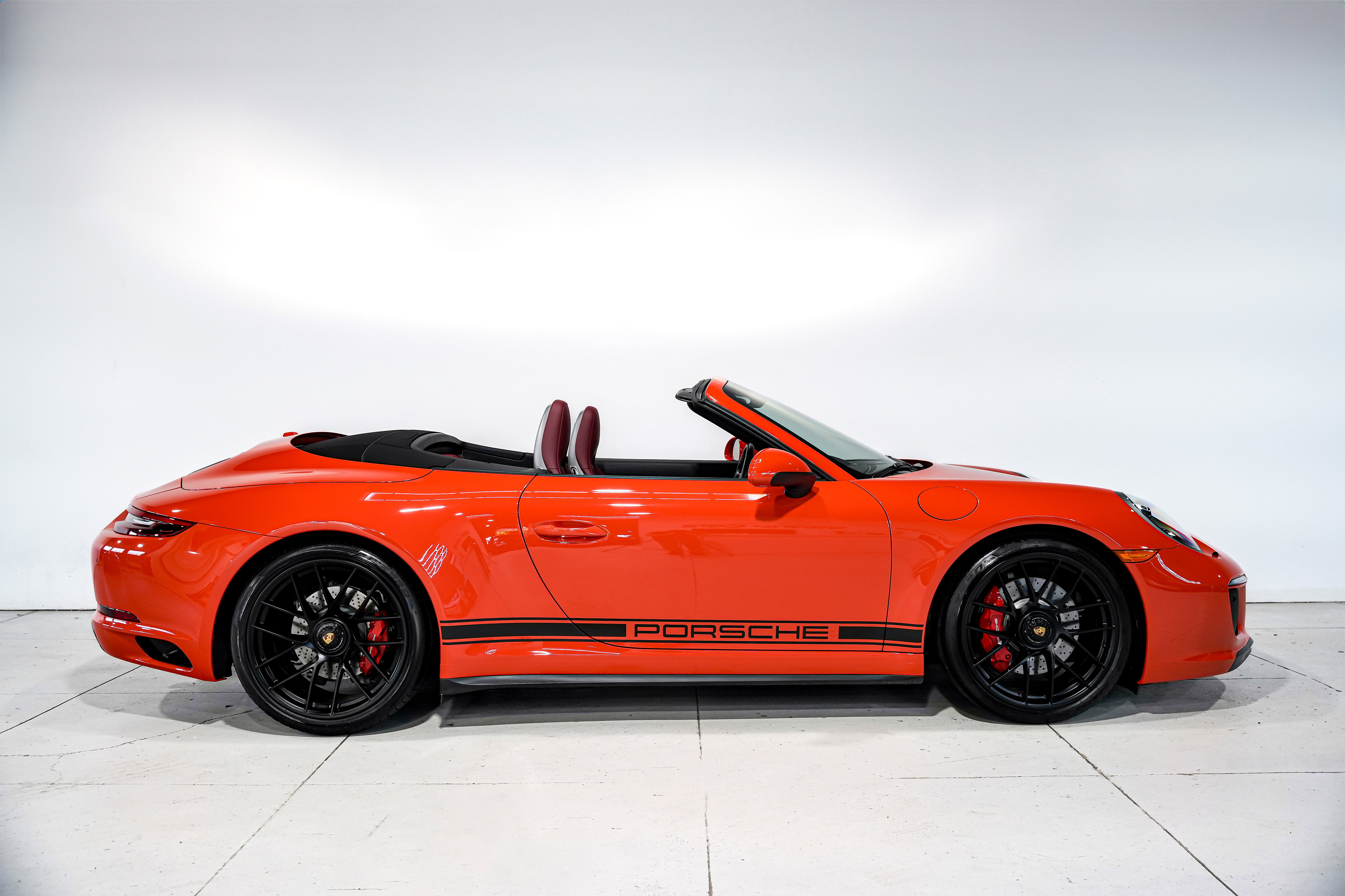 Used 2018 Porsche 911 Carrera GTS image 2