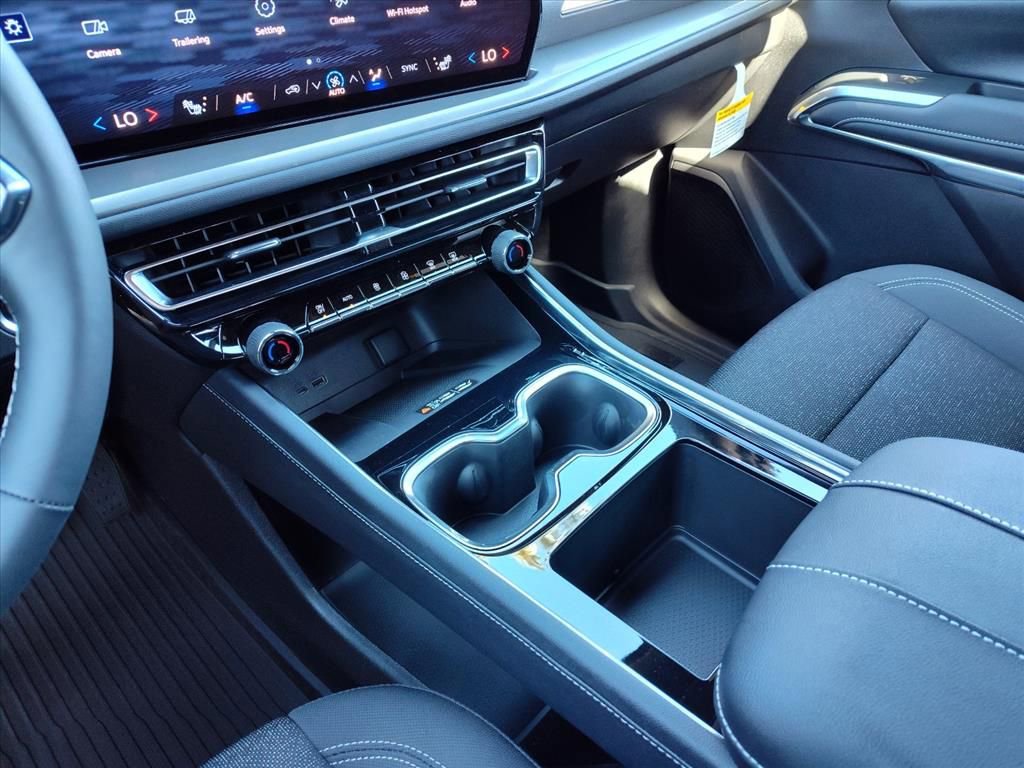 New 2026 Chevrolet Traverse LT image 13