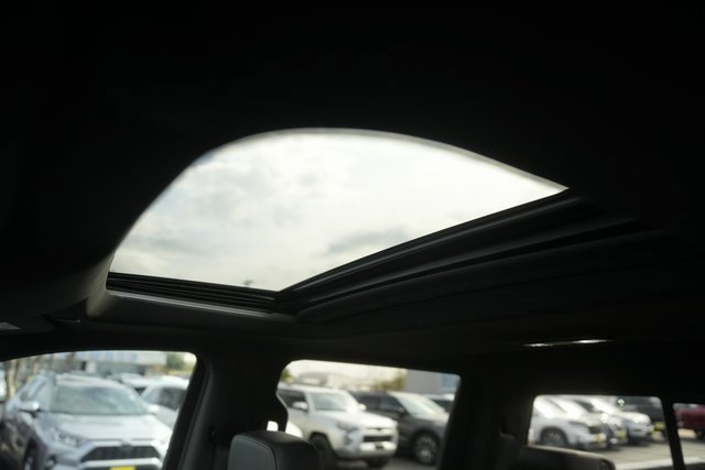 Used 2020 GMC Sierra 1500 AT4 w/ AT4 Premium Package image 11