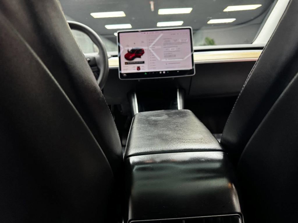 Used 2021 Tesla Model Y Long Range image 40
