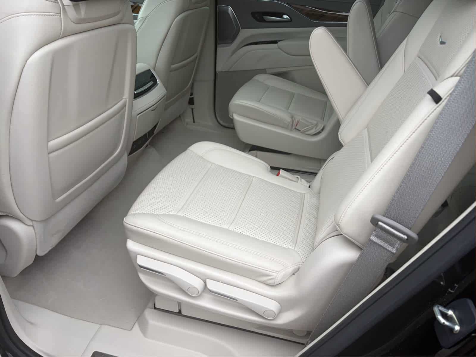 Certified 2023 Cadillac Escalade Sport Platinum w/ LPO, Floor Liner Package AWD/4WD image 23