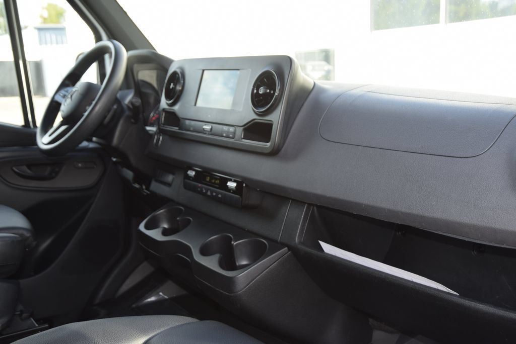 Used 2024 Mercedes-Benz Sprinter 2500 w/ Acoustic Package image 9
