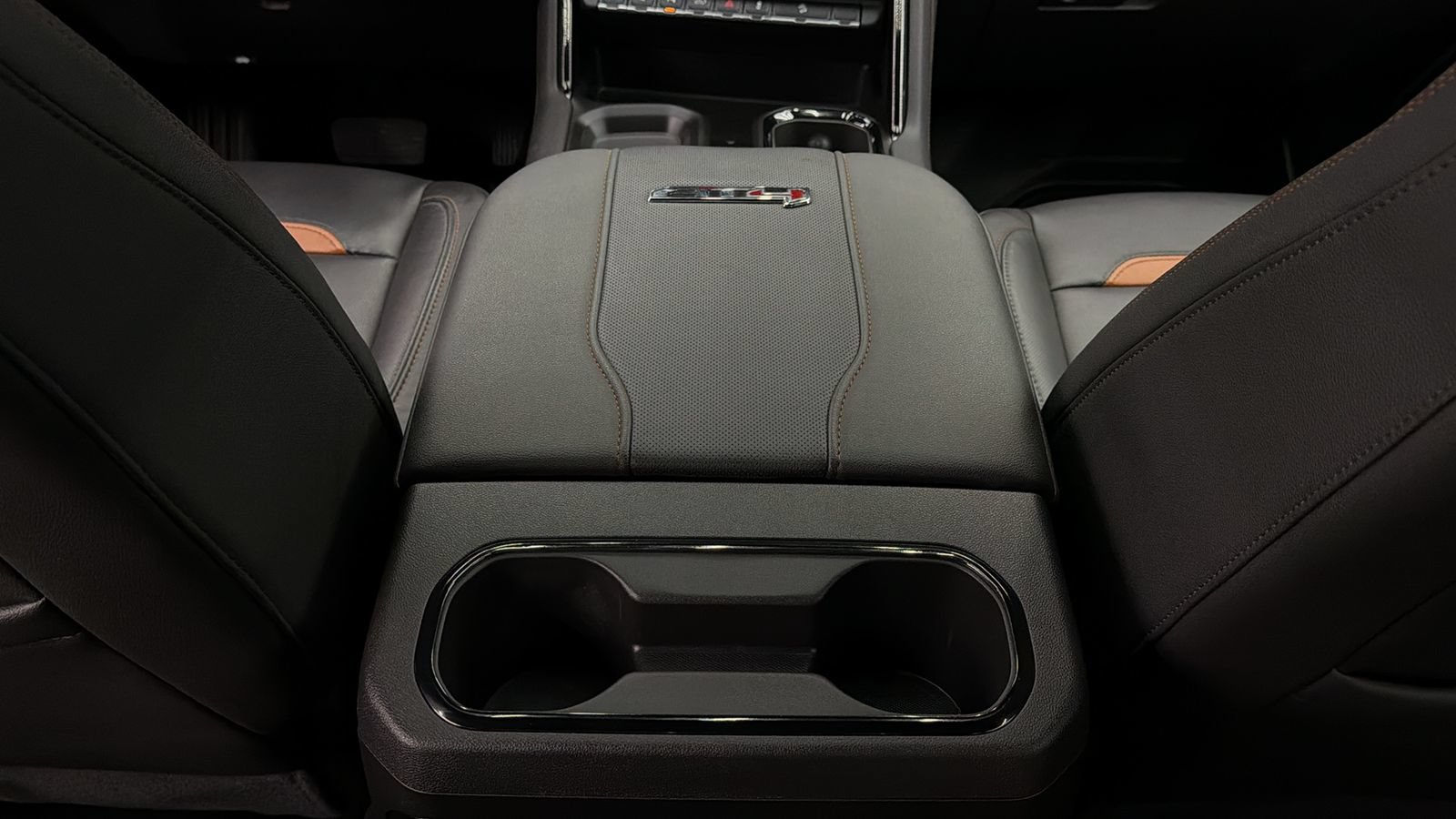 Used 2025 GMC Sierra 2500 AT4 w/ AT4 Premium Plus Package AWD/4WD image 38