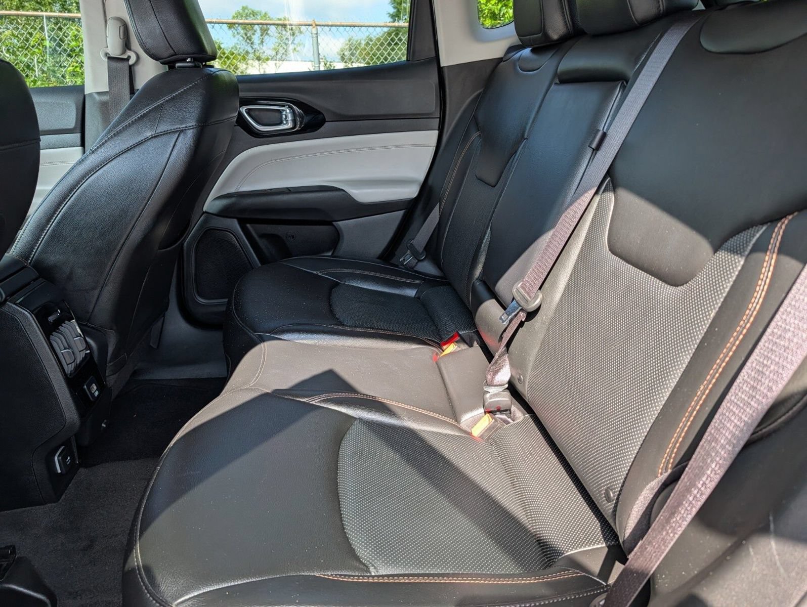 Used 2022 Jeep Compass Limited AWD/4WD image 18