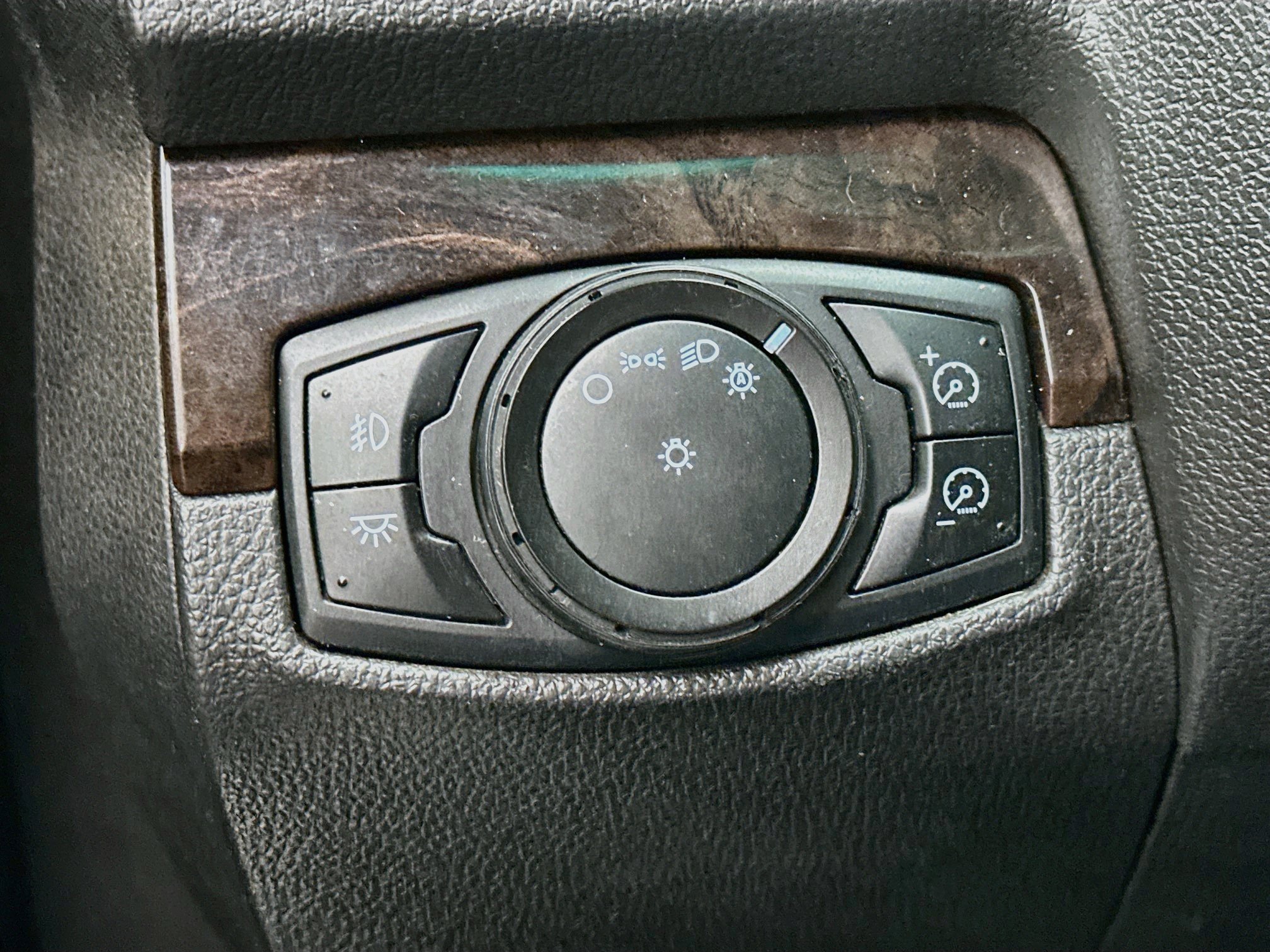 Used 2013 Ford Explorer Limited AWD/4WD image 17