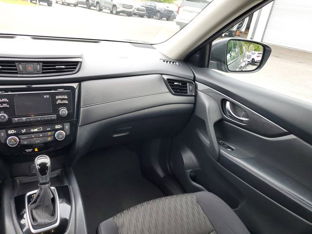 Used 2017 Nissan Rogue SV image 14