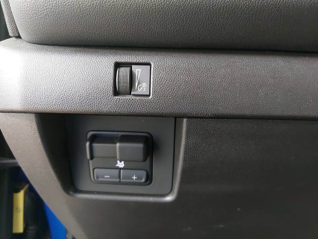 Certified 2023 Chevrolet Colorado LT w/ LT Convenience Package III image 30