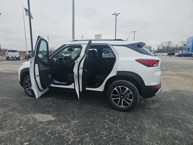 New 2026 Chevrolet TrailBlazer LT w/ Driver Confidence Package AWD/4WD image 15