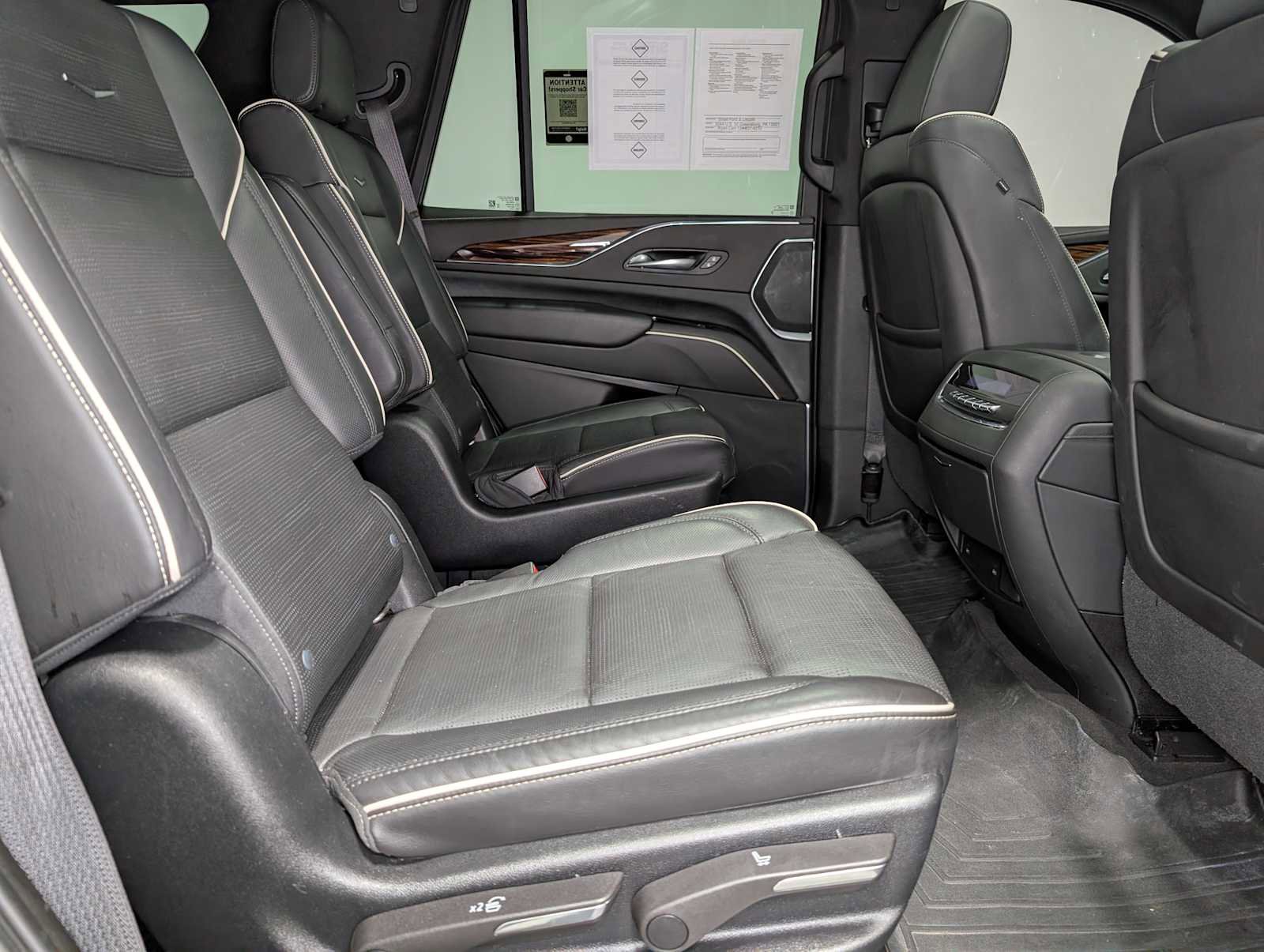 Used 2021 Cadillac Escalade Premium Luxury image 46