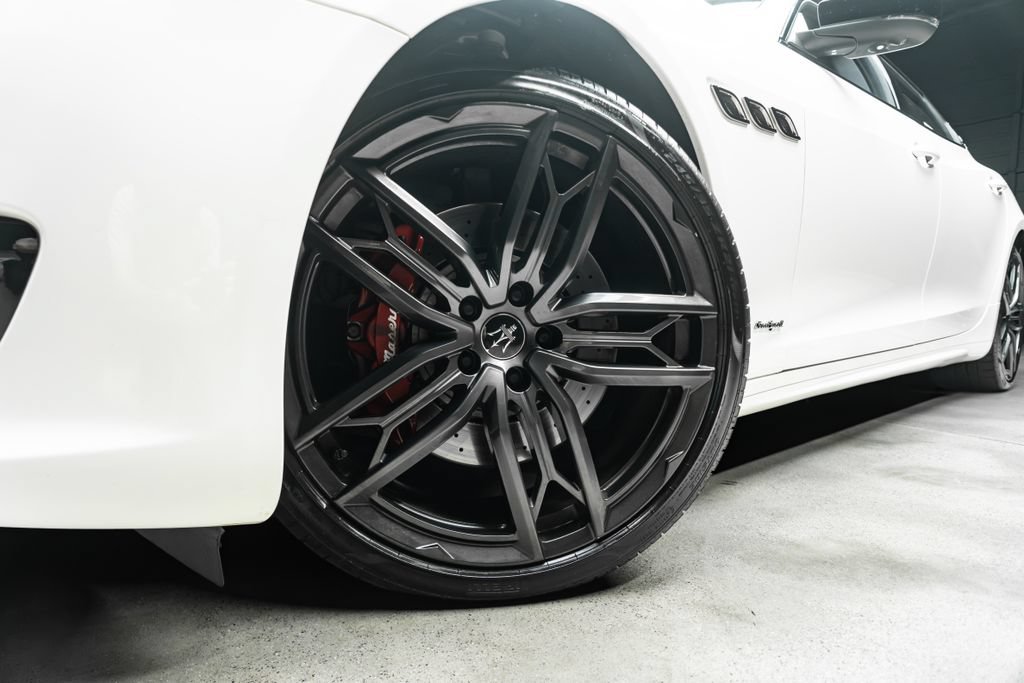 Used 2021 Maserati Quattroporte S GranSport Q4 AWD/4WD image 3