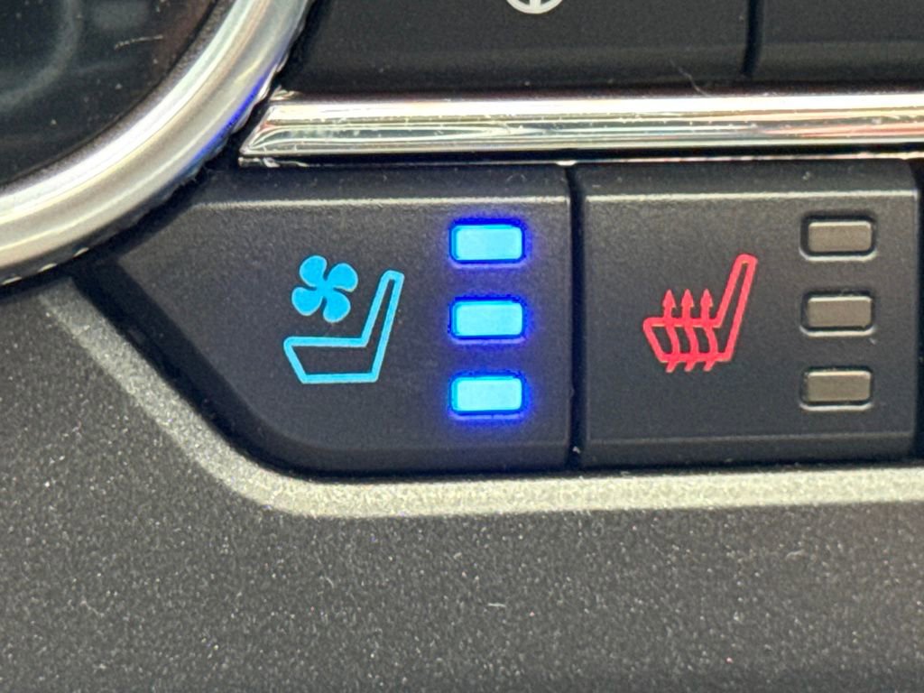 Used 2020 Ford Expedition Platinum image 48