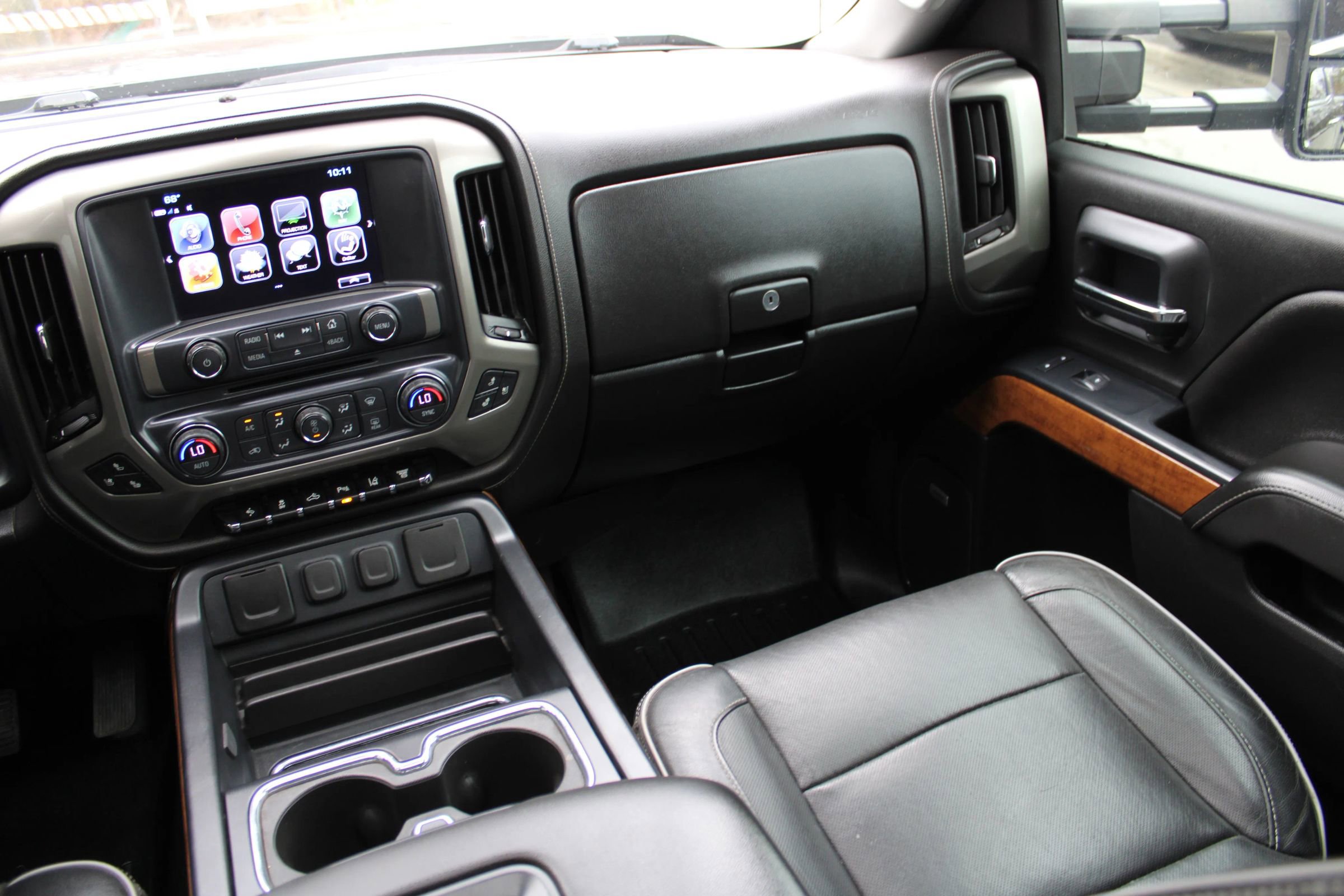 Used 2019 Chevrolet Silverado 2500 High Country w/ Duramax Plus Package image 14