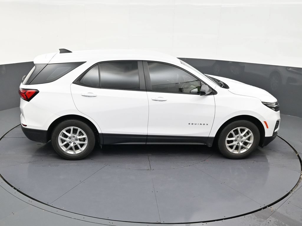 Used 2023 Chevrolet Equinox LS FWD image 17