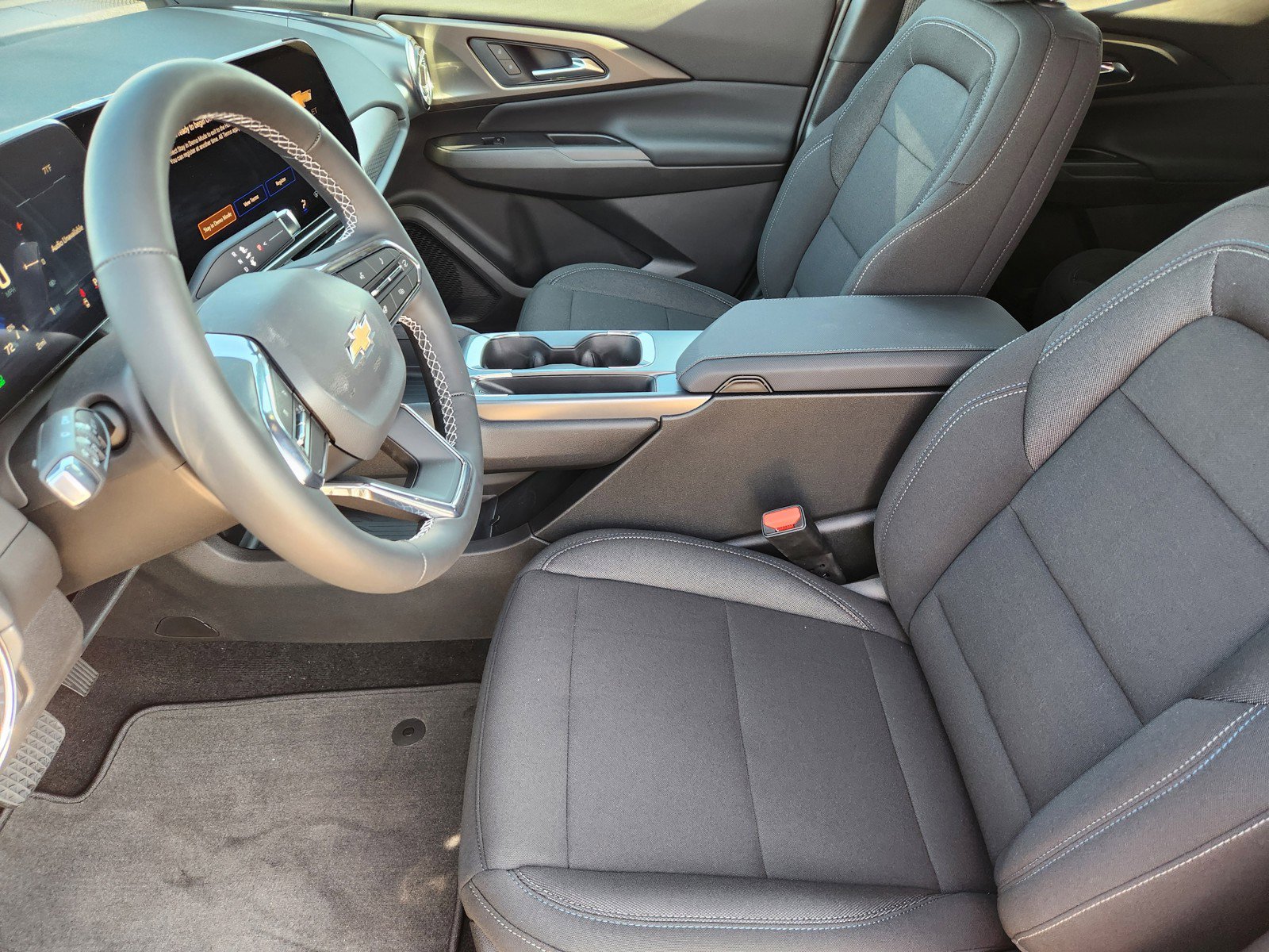 New 2026 Chevrolet Equinox EV LT w/ Comfort Package image 9