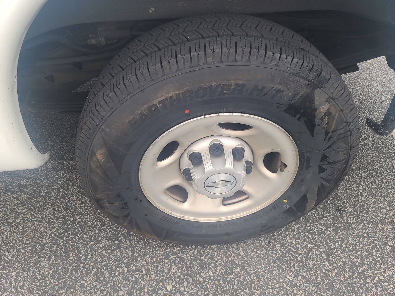 Used 2018 Chevrolet Express 2500 RWD image 10