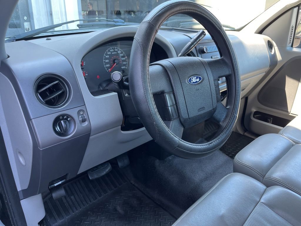 Used 2005 Ford F150 XL RWD image 2