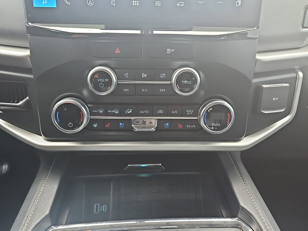 Used 2022 Ford Expedition XLT RWD image 24