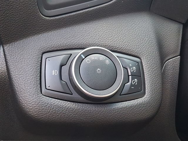 Used 2016 Ford C-MAX Energi SEL w/ Equipment Group 302A FWD image 27