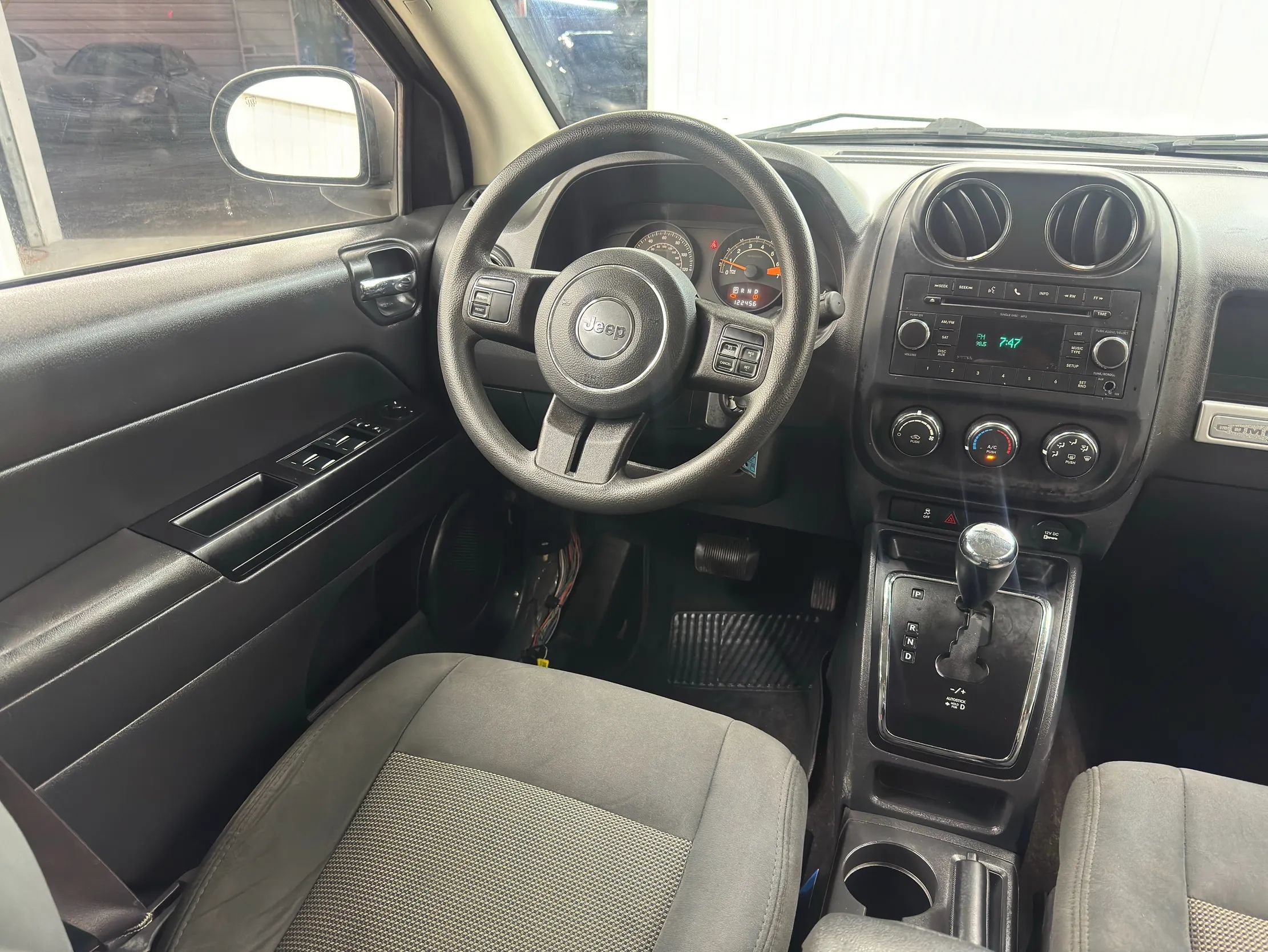 Used 2015 Jeep Compass Sport FWD image 13