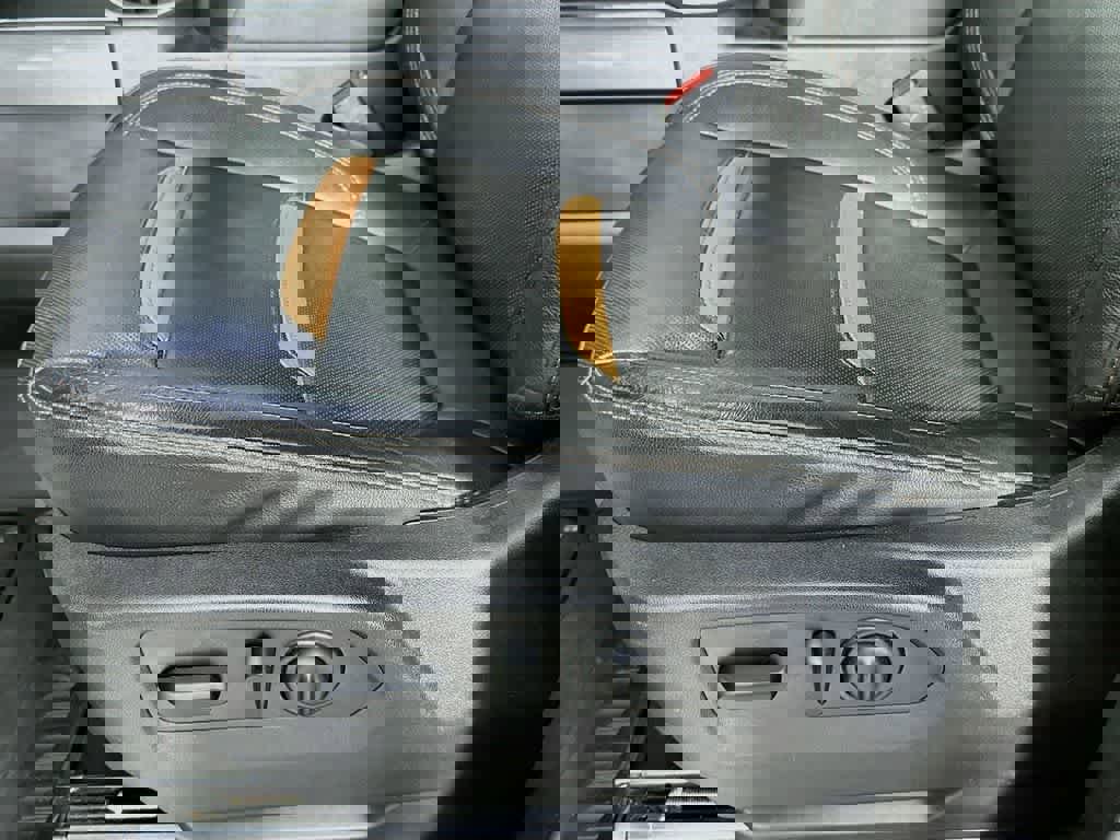 Used 2021 GMC Sierra 1500 AT4 image 30