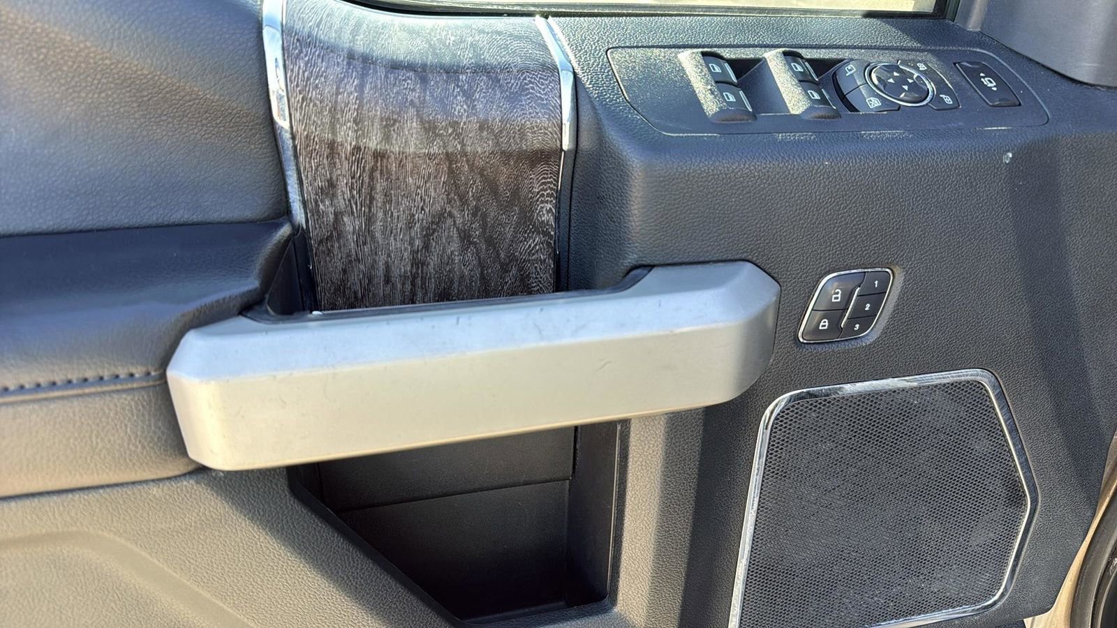 Used 2018 Ford F350 Lariat w/ Lariat Value Package image 12