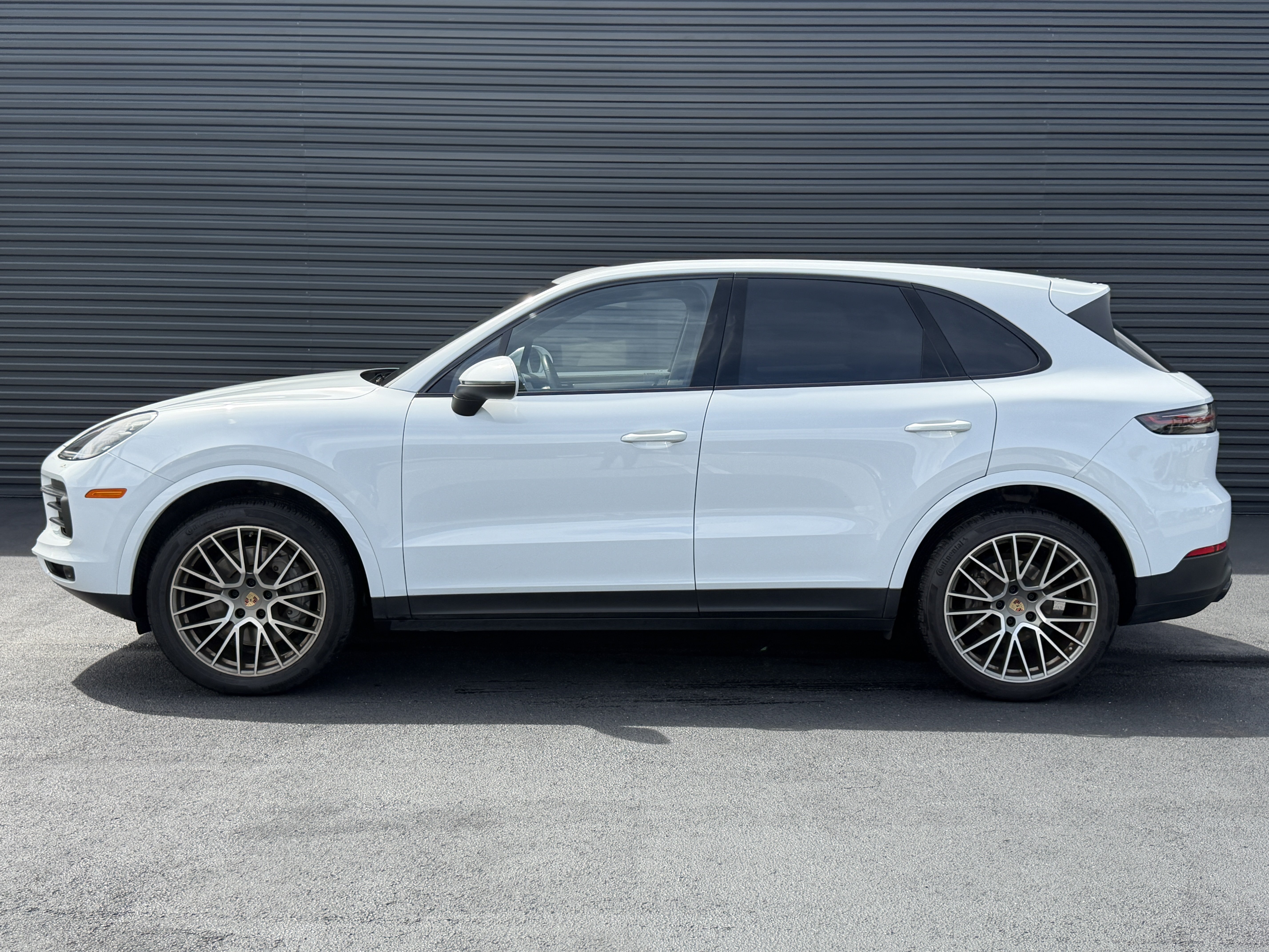 Certified 2023 Porsche Cayenne S Platinum AWD/4WD image 2