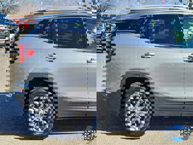 Used 2024 GMC Terrain SLT image 4