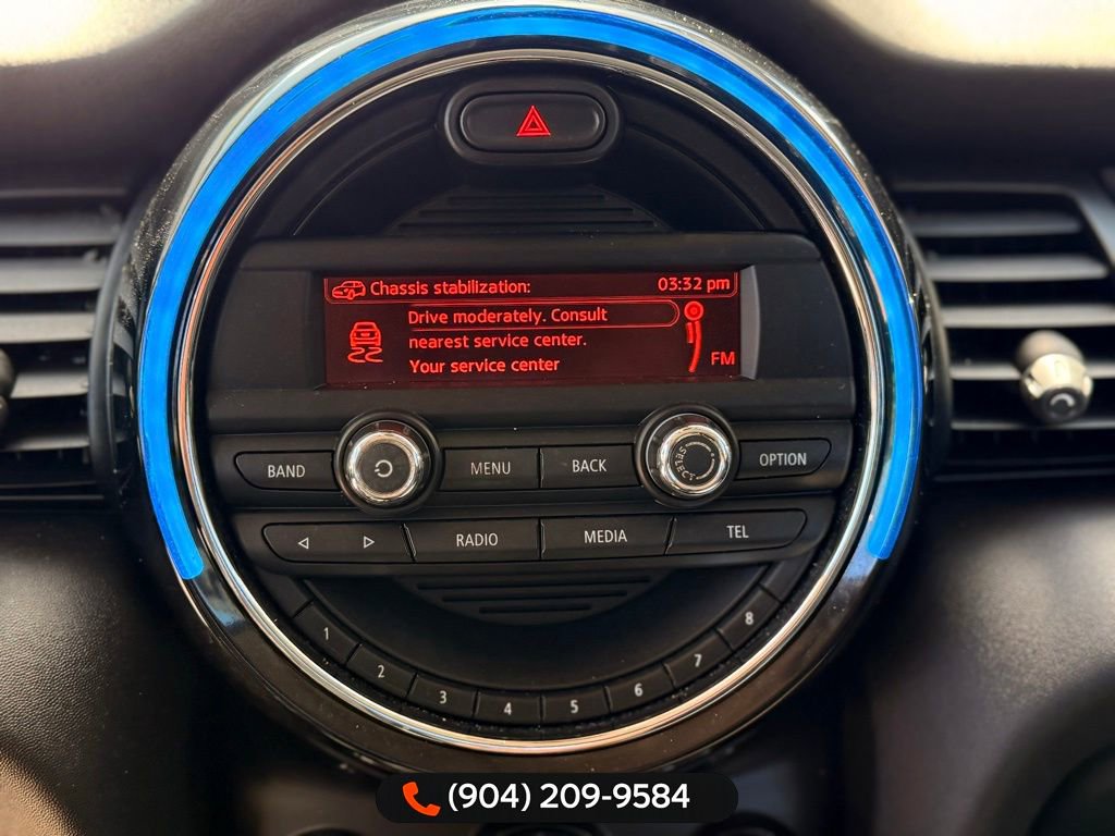 Used 2015 MINI Cooper 4-Door Hardtop image 19