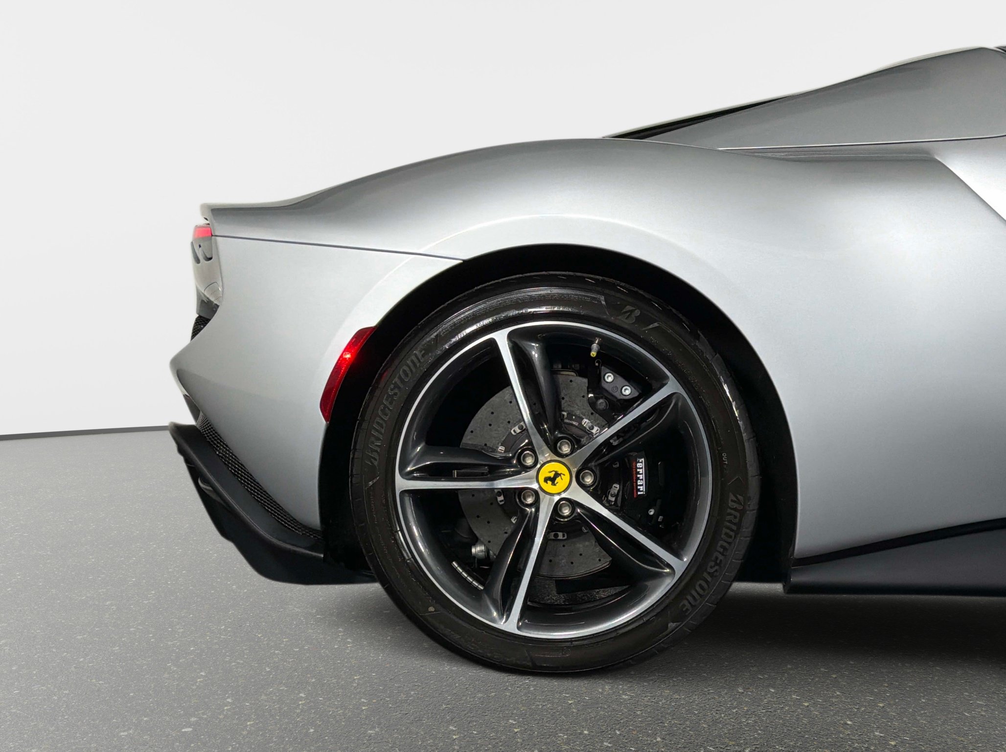 Used 2025 Ferrari 296 GTS RWD image 5