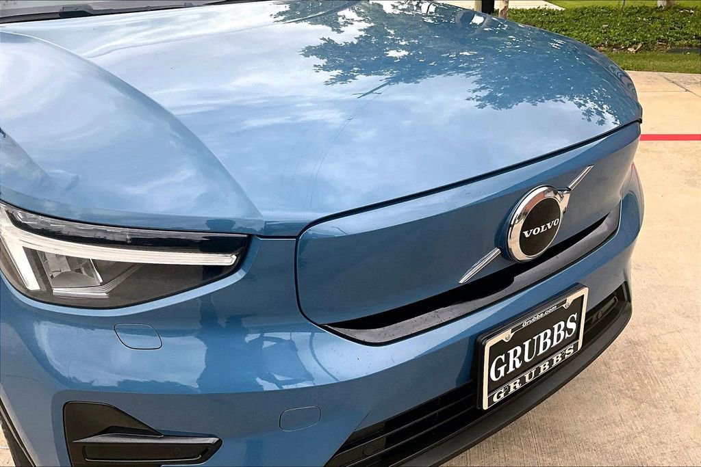 Used 2023 Volvo C40 Recharge Core w/ Climate Package AWD/4WD image 38