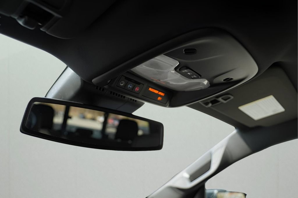 Used 2025 GMC Canyon Elevation w/ Convenience Package image 28